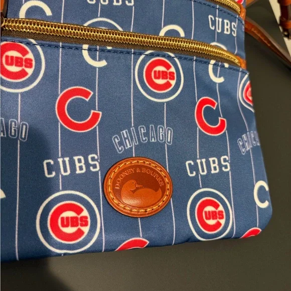 Dooney & Bourke
Chicago Cubs Nylon Triple Zip Crossbody - Picture 2 of 9